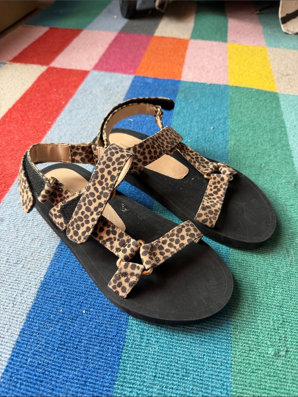 Stuart Weitzman Vail sport sandals in a mini cheetah suede size 6